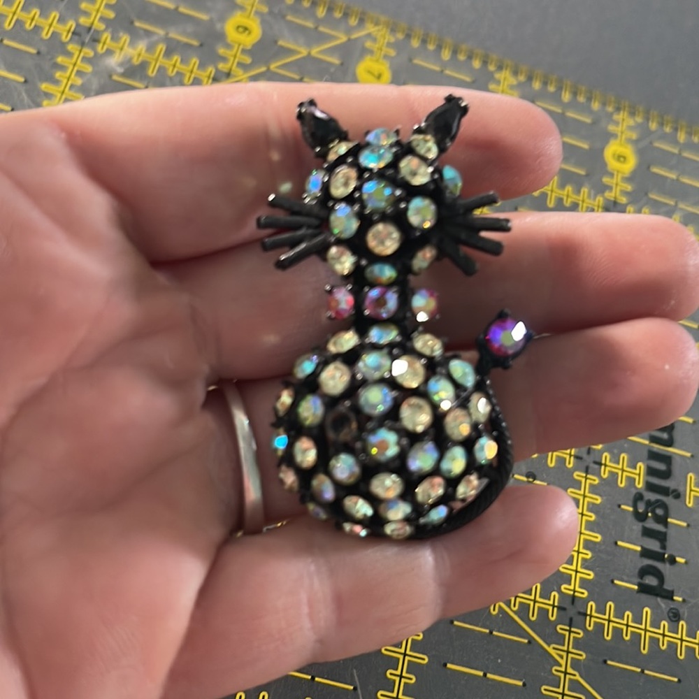 Rhinestone Black Cat Brooch - Picture 2 of 3